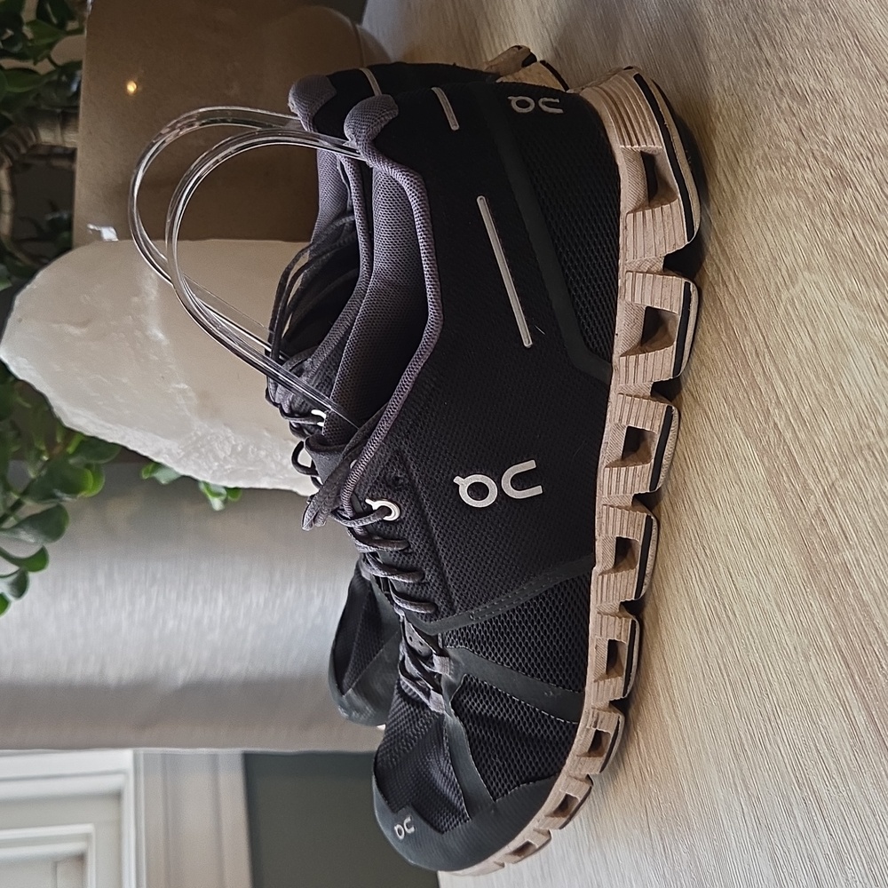 On Cloud ONCLOUD Running Shoes